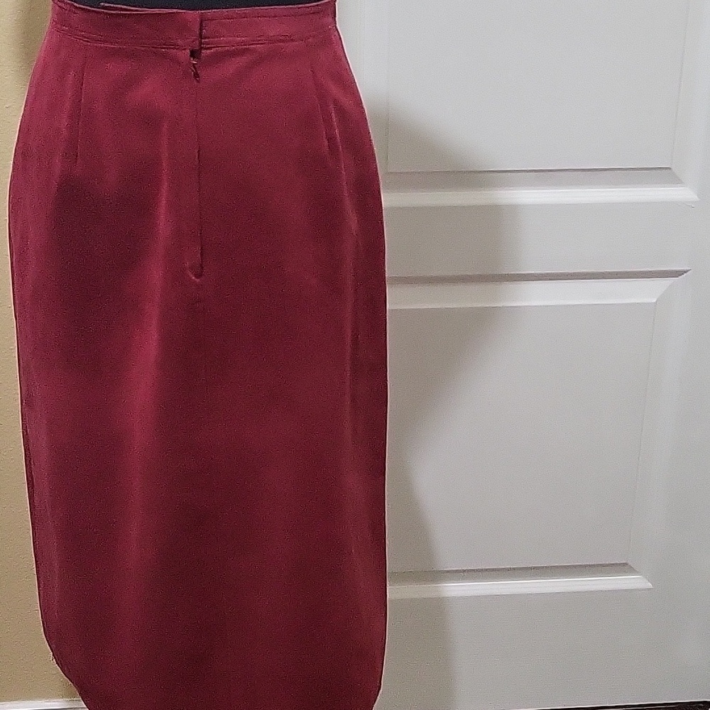 Elegant Burgundy Midi Skirt Pre-owned Suede - Picture 2 of 4